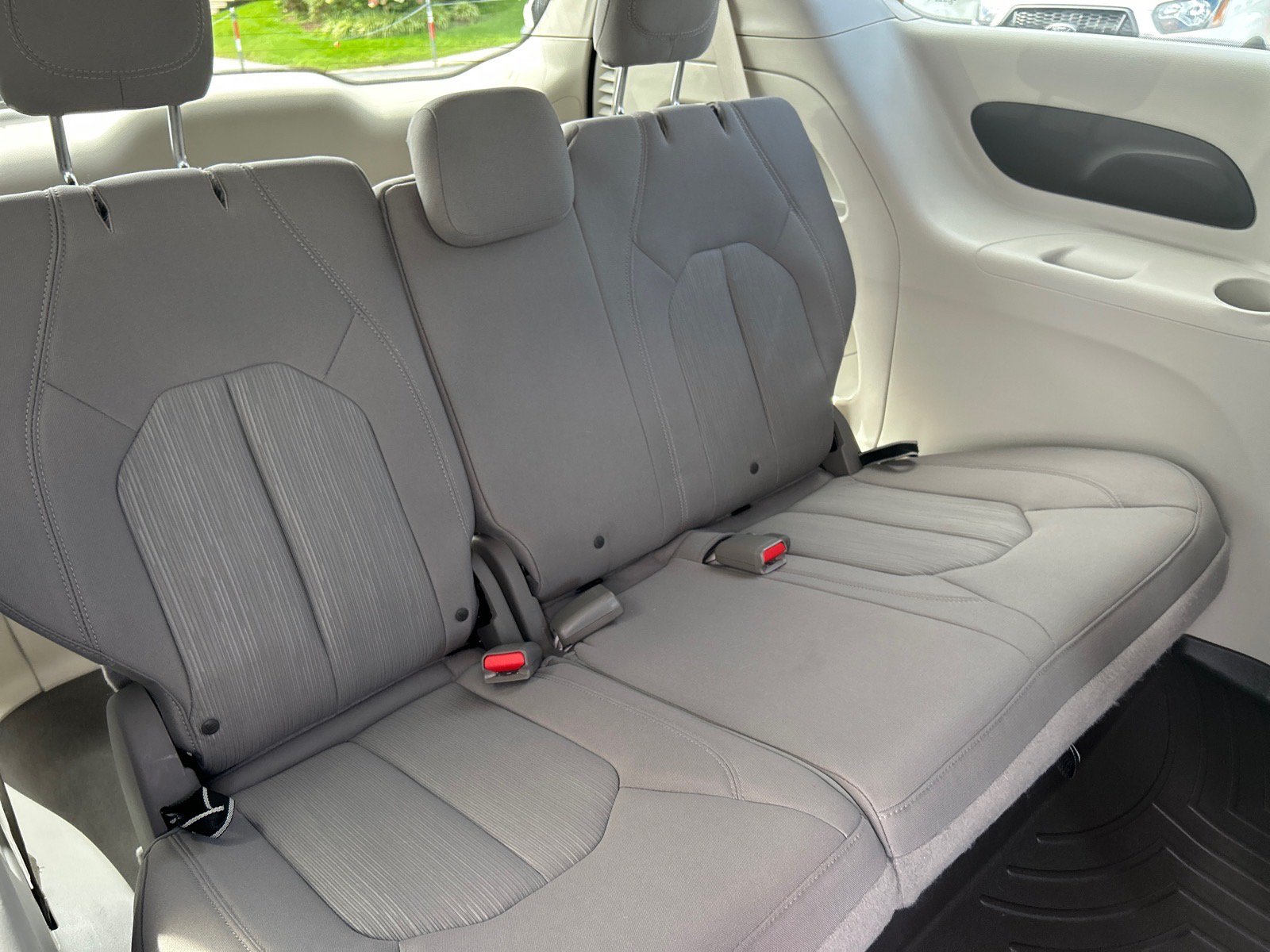 Used 2020 Chrysler Pacifica Touring w/ Advanced Safetytec Group FWD image 22