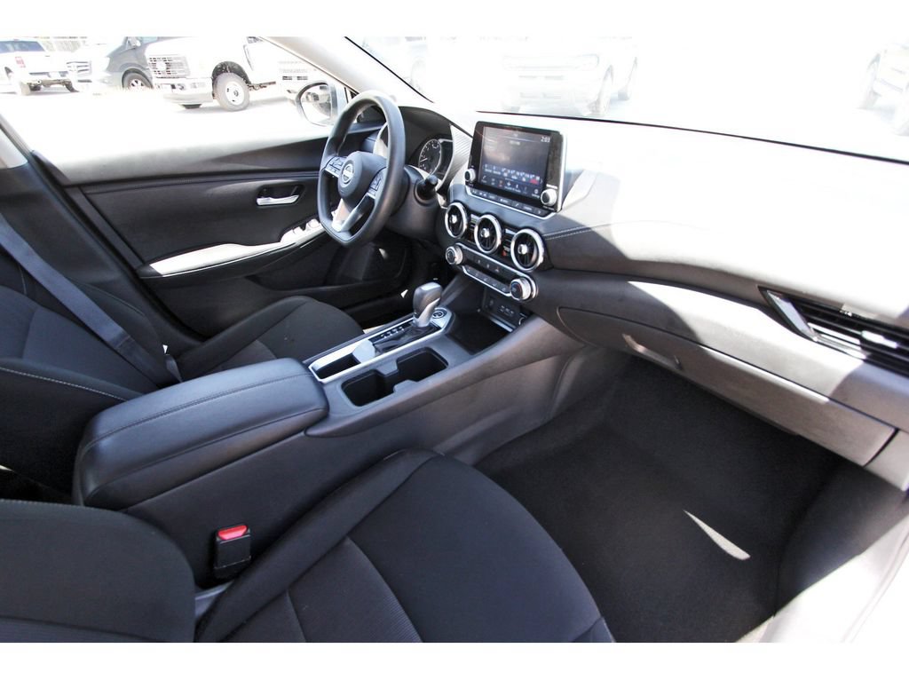 Used 2025 Nissan Sentra SV w/ Trunk Package FWD image 27