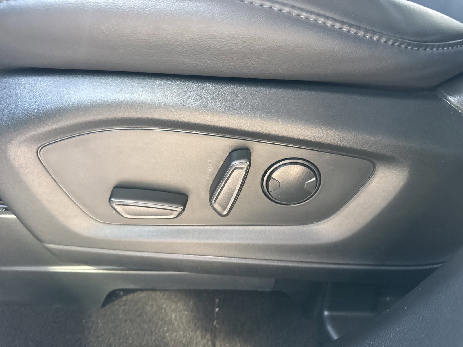 Certified 2023 Ford Explorer XLT w/ Equipment Group 202A image 25