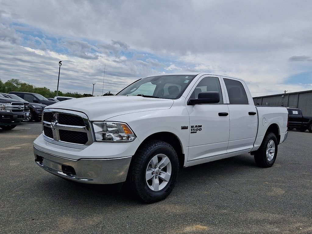 Used 2022 RAM 1500 Classic SLT w/ Protection Group AWD/4WD image 3