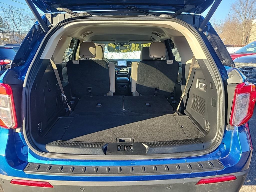 Certified 2023 Ford Explorer XLT w/ Class IV Trailer Tow Package image 12