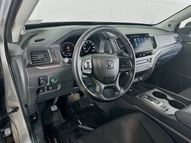 Used 2025 Honda Ridgeline Sport image 15