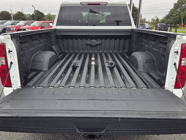 Used 2022 Chevrolet Silverado 2500 Custom w/ Gooseneck/5TH Wheel Package AWD/4WD image 13