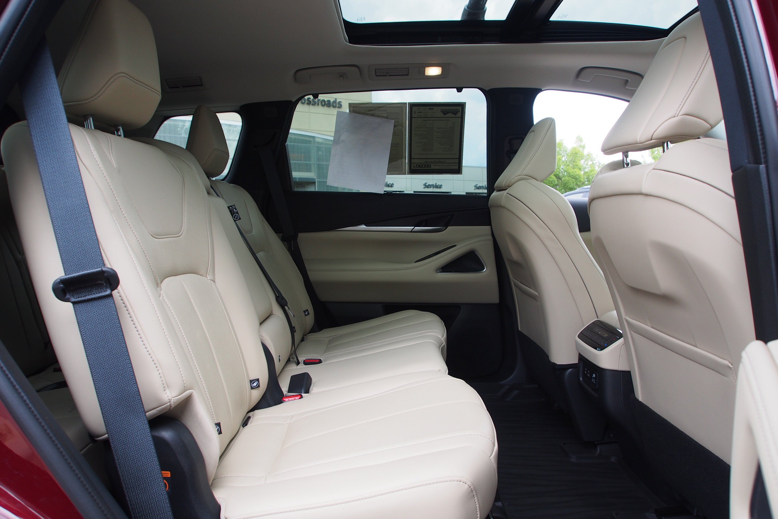 Used 2023 INFINITI QX60 Sensory w/ Cargo Package AWD/4WD image 15