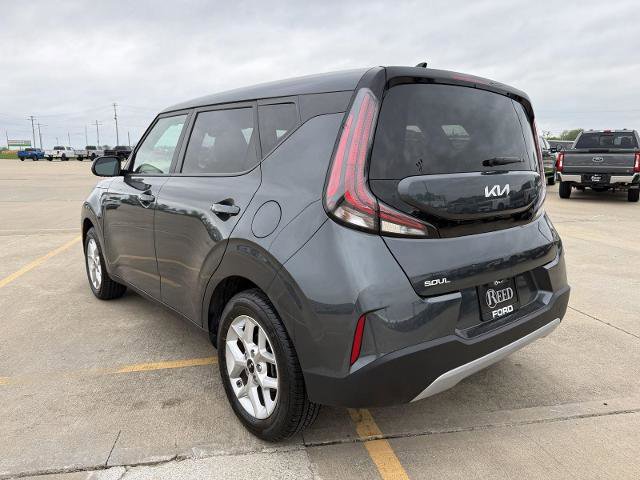 Used 2025 Kia Soul LX w/ LX Technology Package FWD image 7