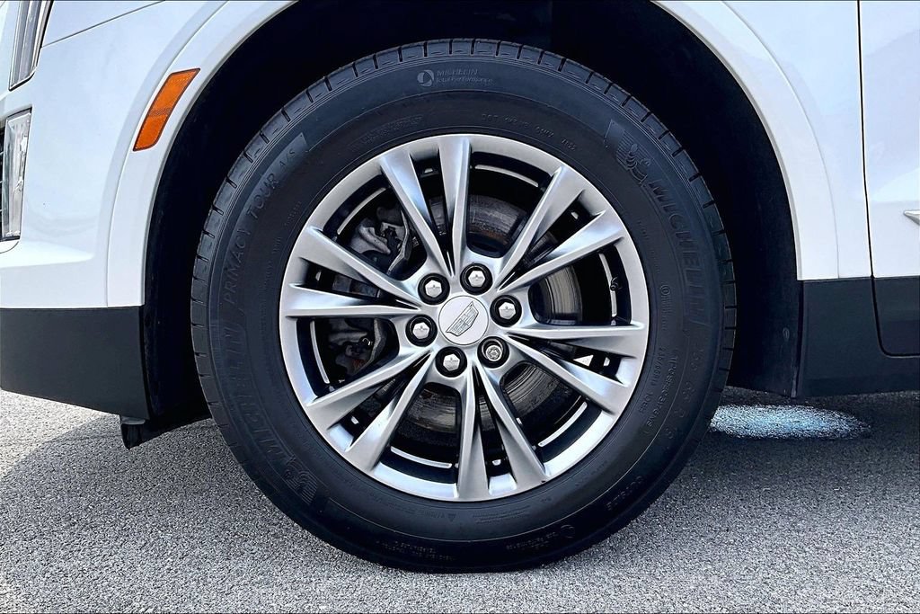 Used 2023 Cadillac XT5 Premium Luxury w/ LPO, Floor Liner Package AWD/4WD image 9