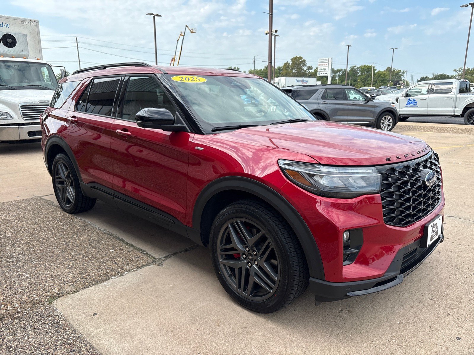 Certified 2025 Ford Explorer ST-Line w/ Premium Package AWD/4WD image 9