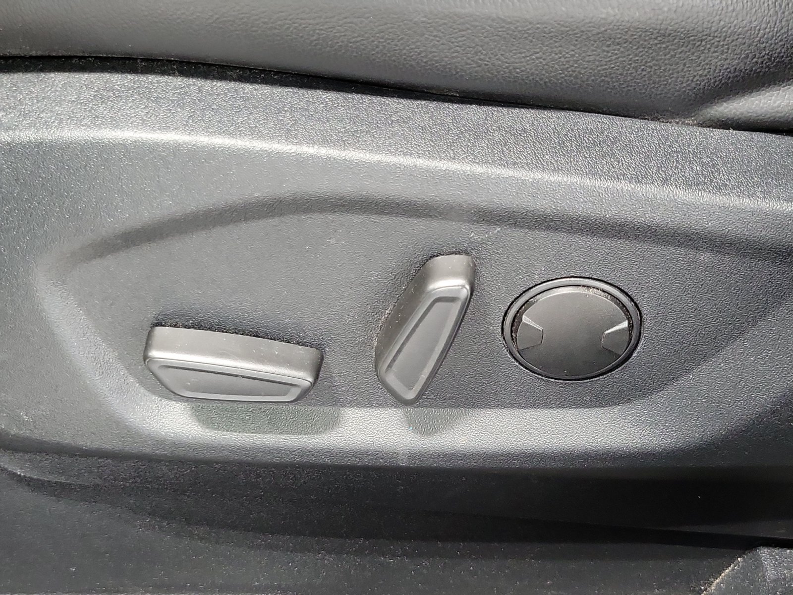 Certified 2021 Ford Edge ST-Line AWD/4WD image 9