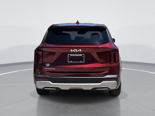 Used 2025 Kia Sorento LX FWD image 4
