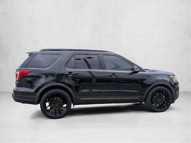 Certified 2019 Ford Explorer XLT w/ Equipment Group 202A FWD image 4