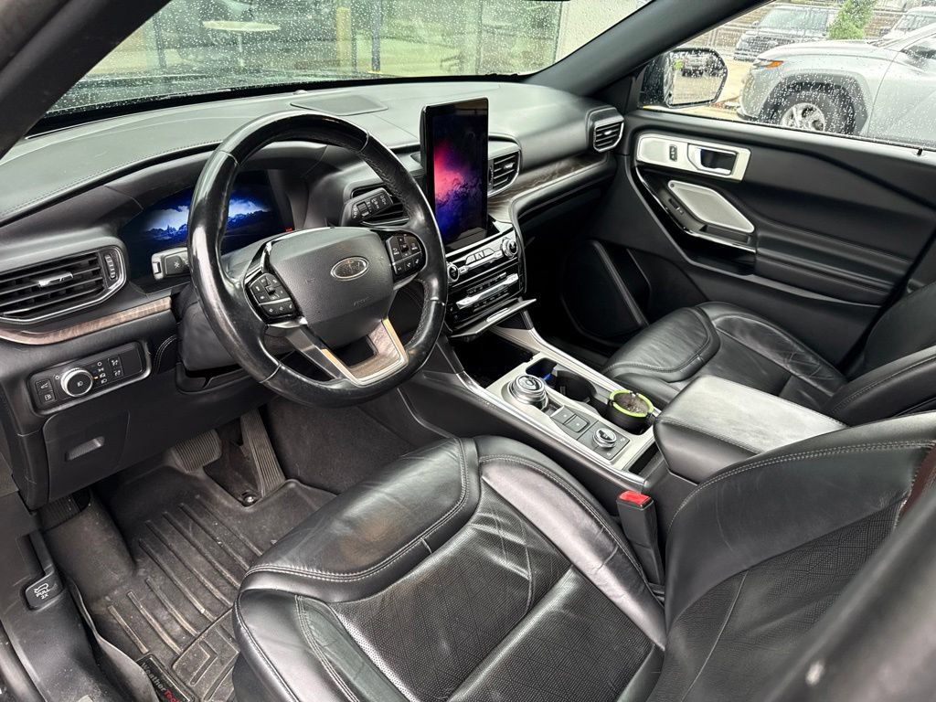 Certified 2023 Ford Explorer Platinum w/ Premium Technology Package AWD/4WD image 15