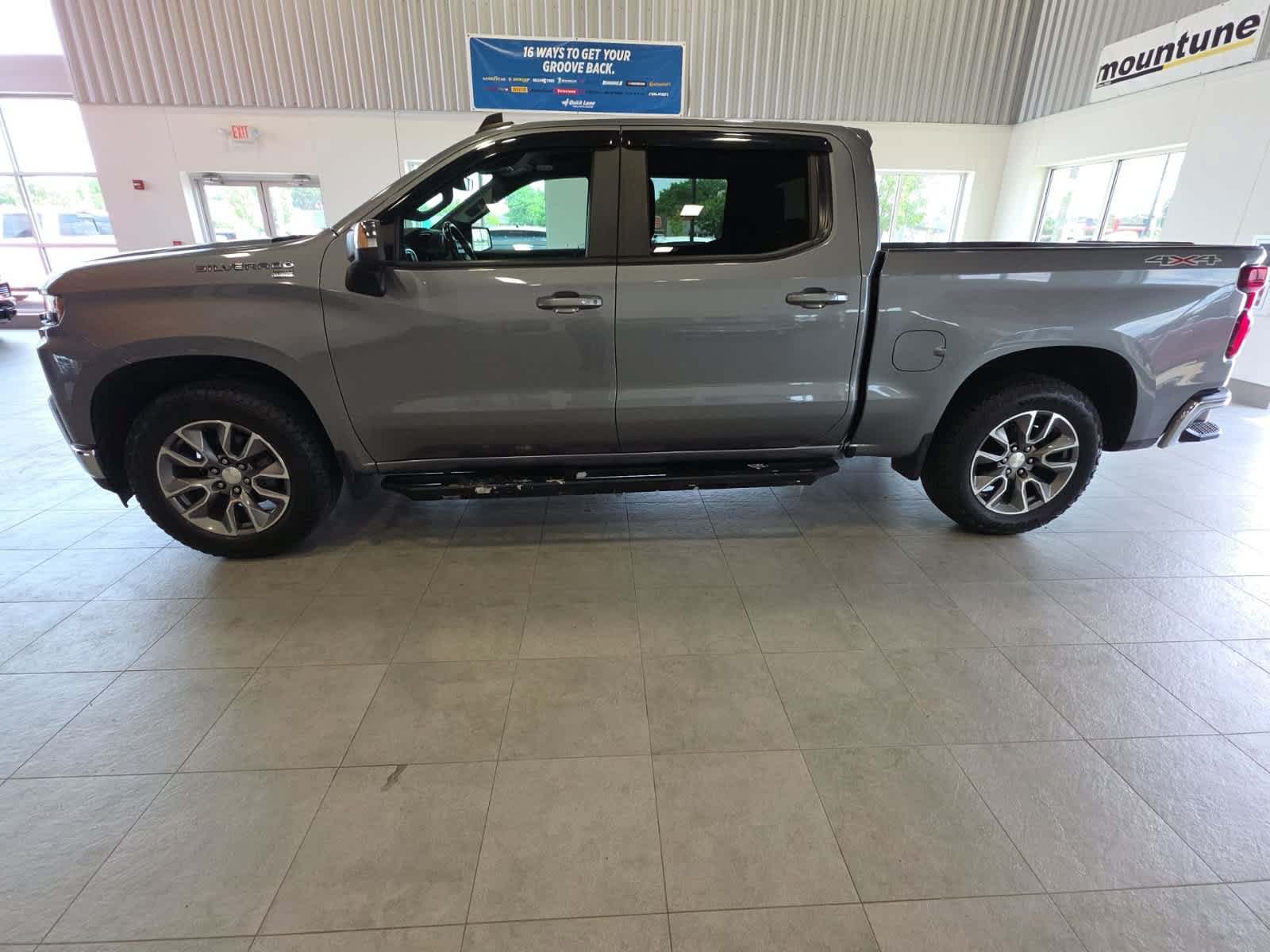 Used 2020 Chevrolet Silverado 1500 LT w/ All-Star Edition AWD/4WD image 10