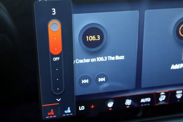 Certified 2025 Ford Mustang Premium image 8