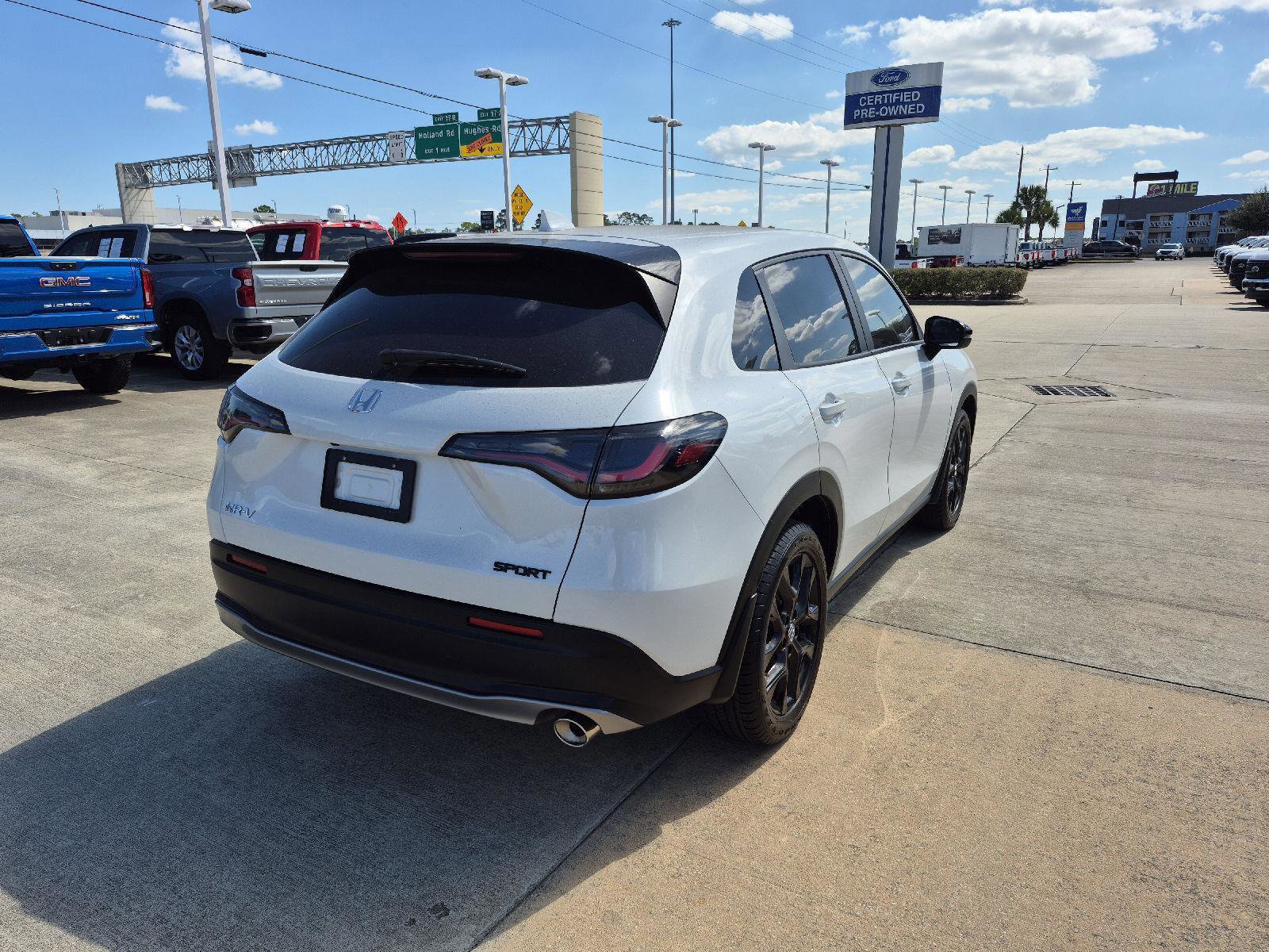 Used 2023 Honda HR-V Sport image 3