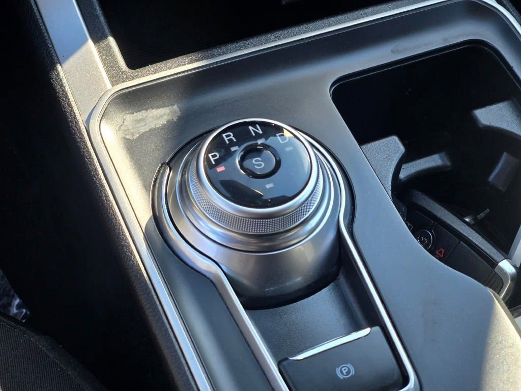 Certified 2024 Ford Edge SE w/ Black Appearance Package image 27