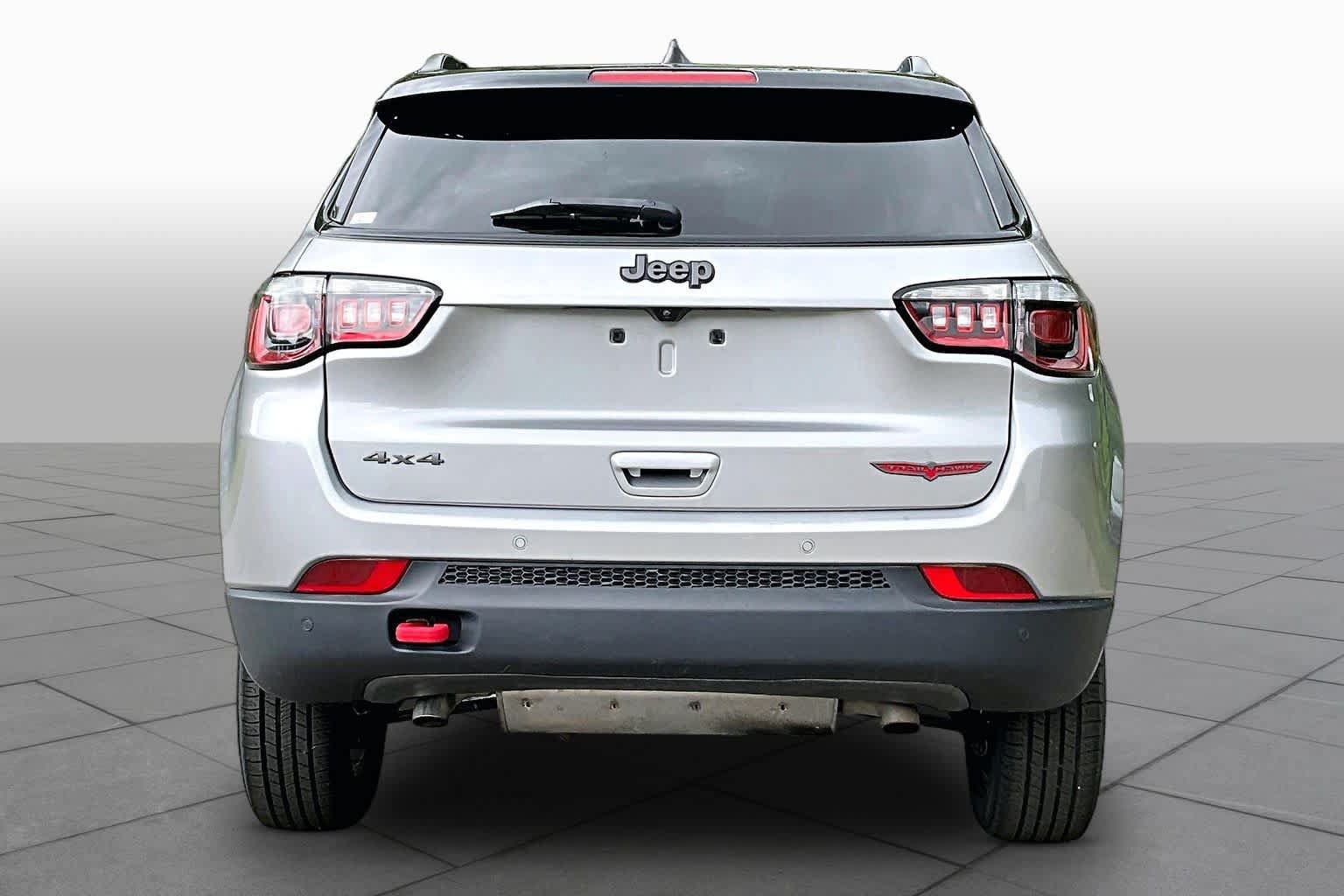 Used 2024 Jeep Compass Trailhawk AWD/4WD image 5