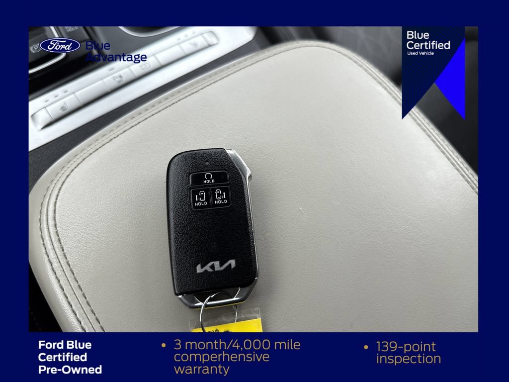 Used 2024 Kia Carnival LX FWD image 28