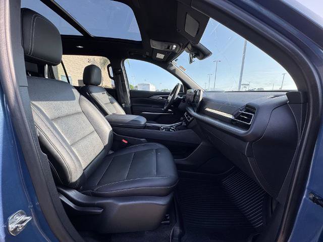Used 2025 Chevrolet Traverse LT w/ Sun and Wheel Package FWD image 19