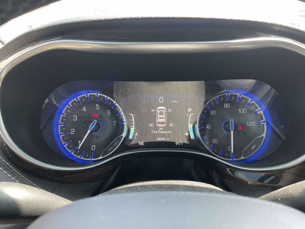 Used 2022 Chrysler Pacifica Limited FWD image 31
