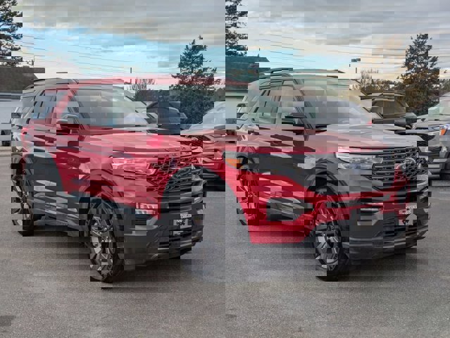 Certified 2022 Ford Explorer XLT w/ Equipment Group 202A image 9