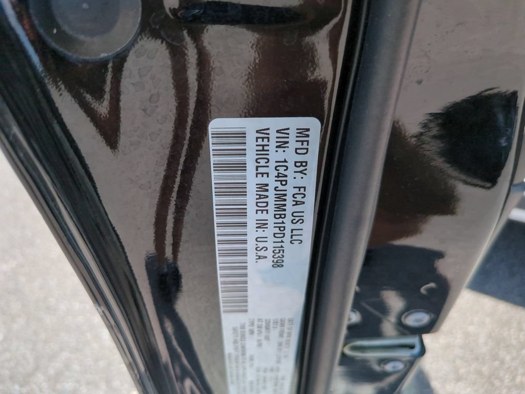 Used 2023 Jeep Cherokee Altitude Lux AWD/4WD image 36