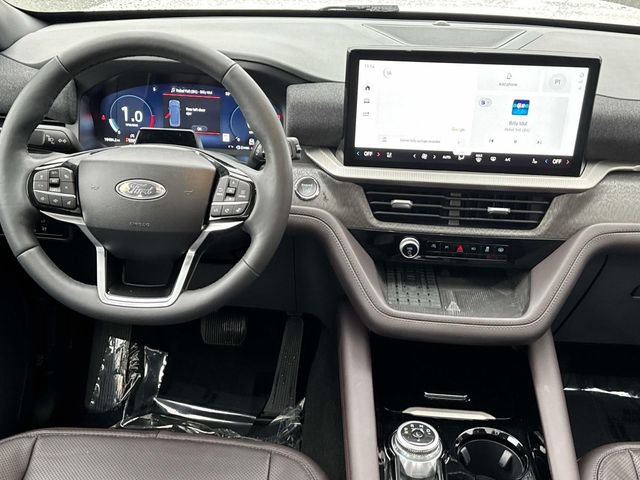 Certified 2025 Ford Explorer Platinum w/ Ultimate Package AWD/4WD image 15