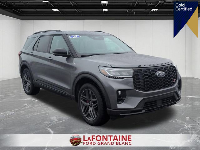 Certified 2025 Ford Explorer ST-Line w/ ST-Line Street Pack image 1