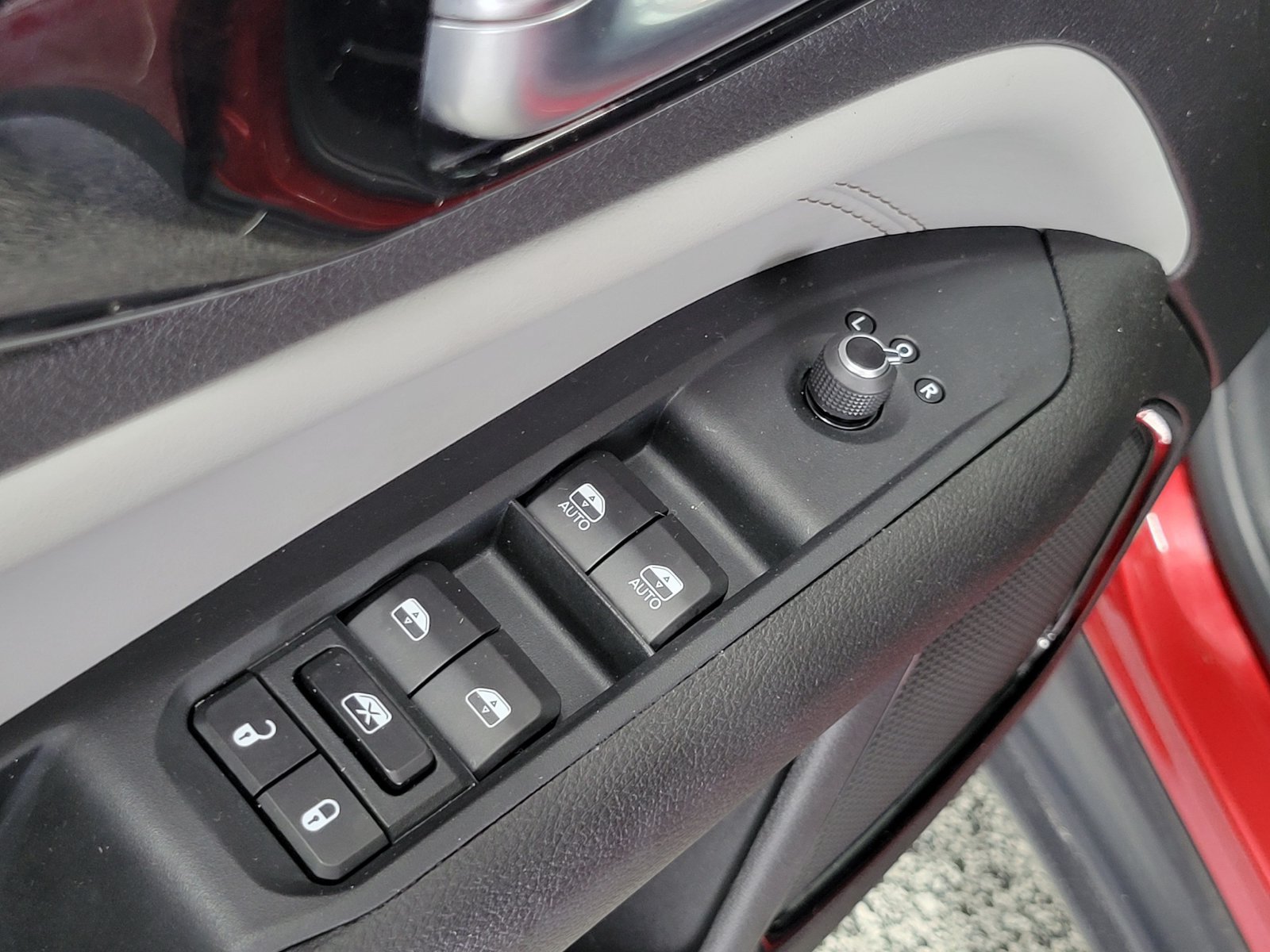 Used 2025 Jeep Compass Limited AWD/4WD image 7