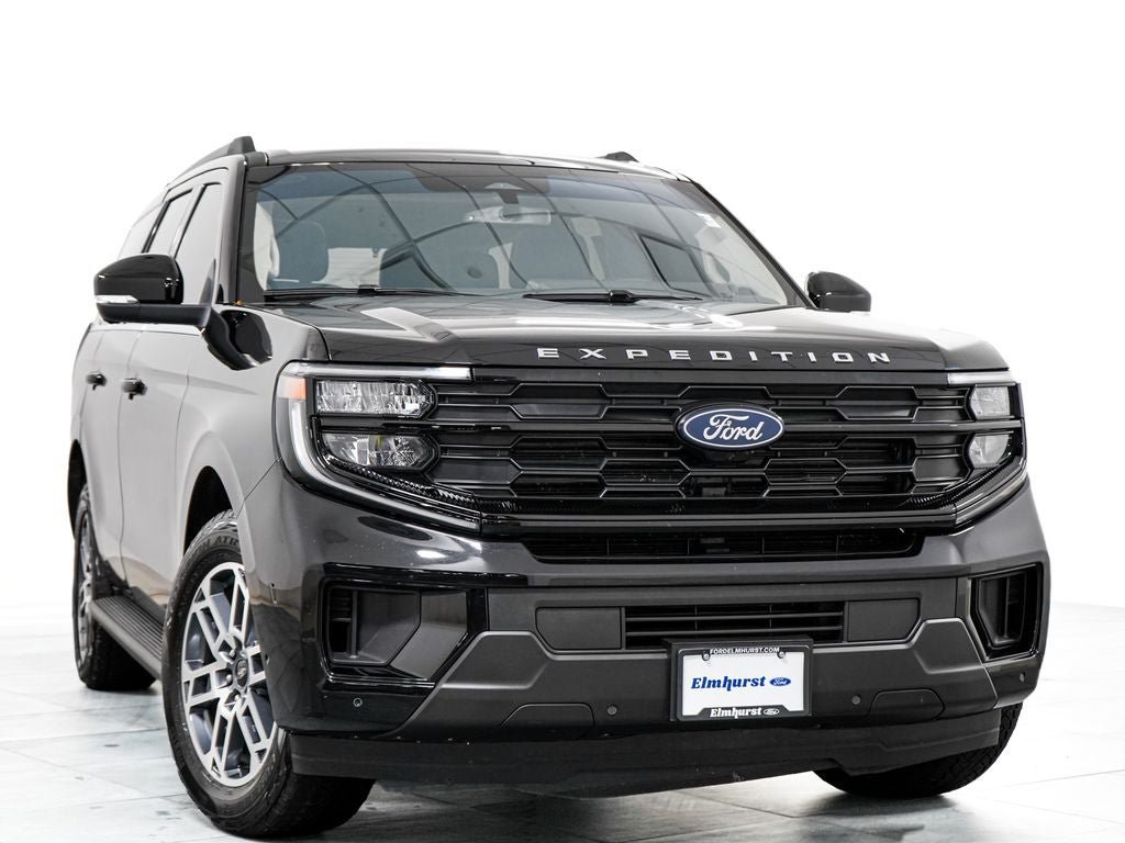 Certified 2025 Ford Expedition Active AWD/4WD image 3