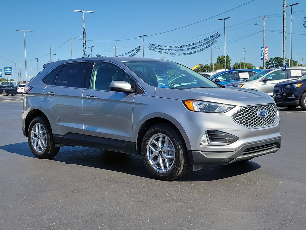Certified 2024 Ford Edge SEL w/ Convenience Package AWD/4WD image 2