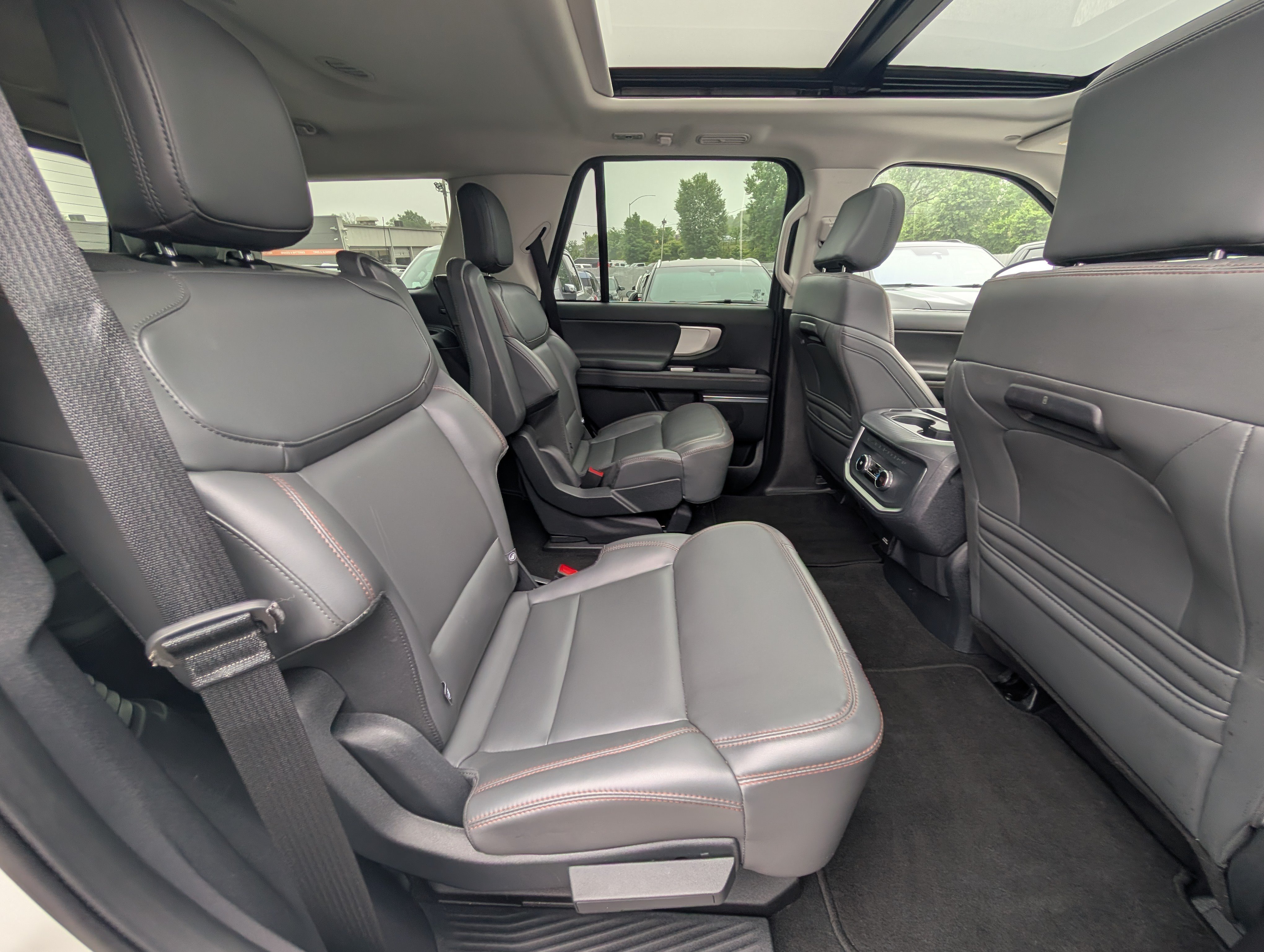 Certified 2025 Ford Expedition Active AWD/4WD image 13