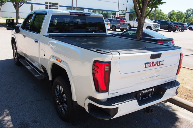 Used 2024 GMC Sierra 2500 Denali w/ Technology Package AWD/4WD image 5