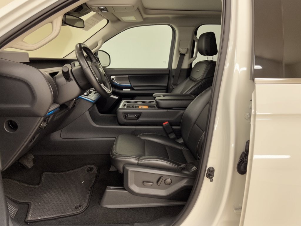 Certified 2025 Ford Expedition Max Platinum AWD/4WD image 5