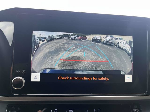 Used 2025 Toyota Camry SE w/ Convenience Package FWD image 28