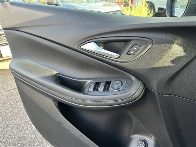 Used 2023 Buick Encore GX Select w/ Sport Touring Package image 31