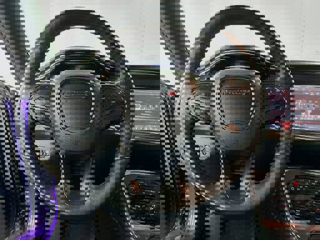 Used 2018 Dodge Challenger GT w/ Driver Convenience Group image 17