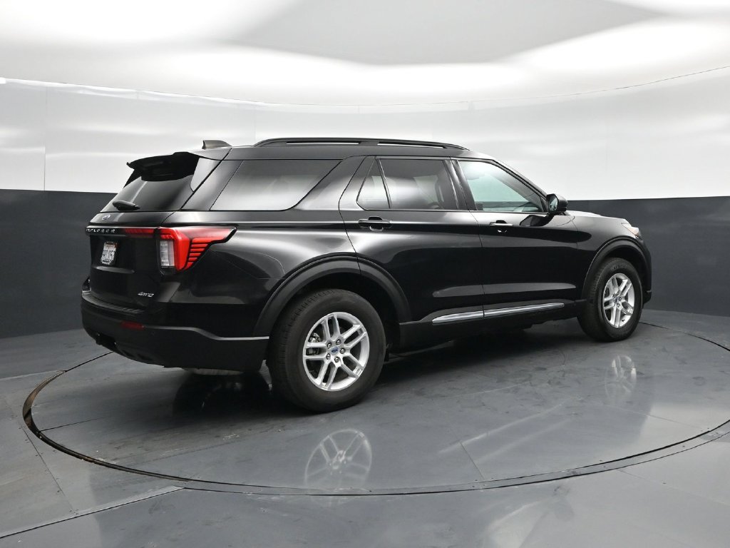 Certified 2025 Ford Explorer Active AWD/4WD image 30