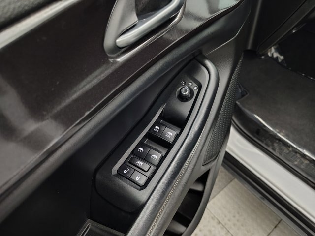 Used 2023 Jeep Grand Cherokee Laredo AWD/4WD image 16