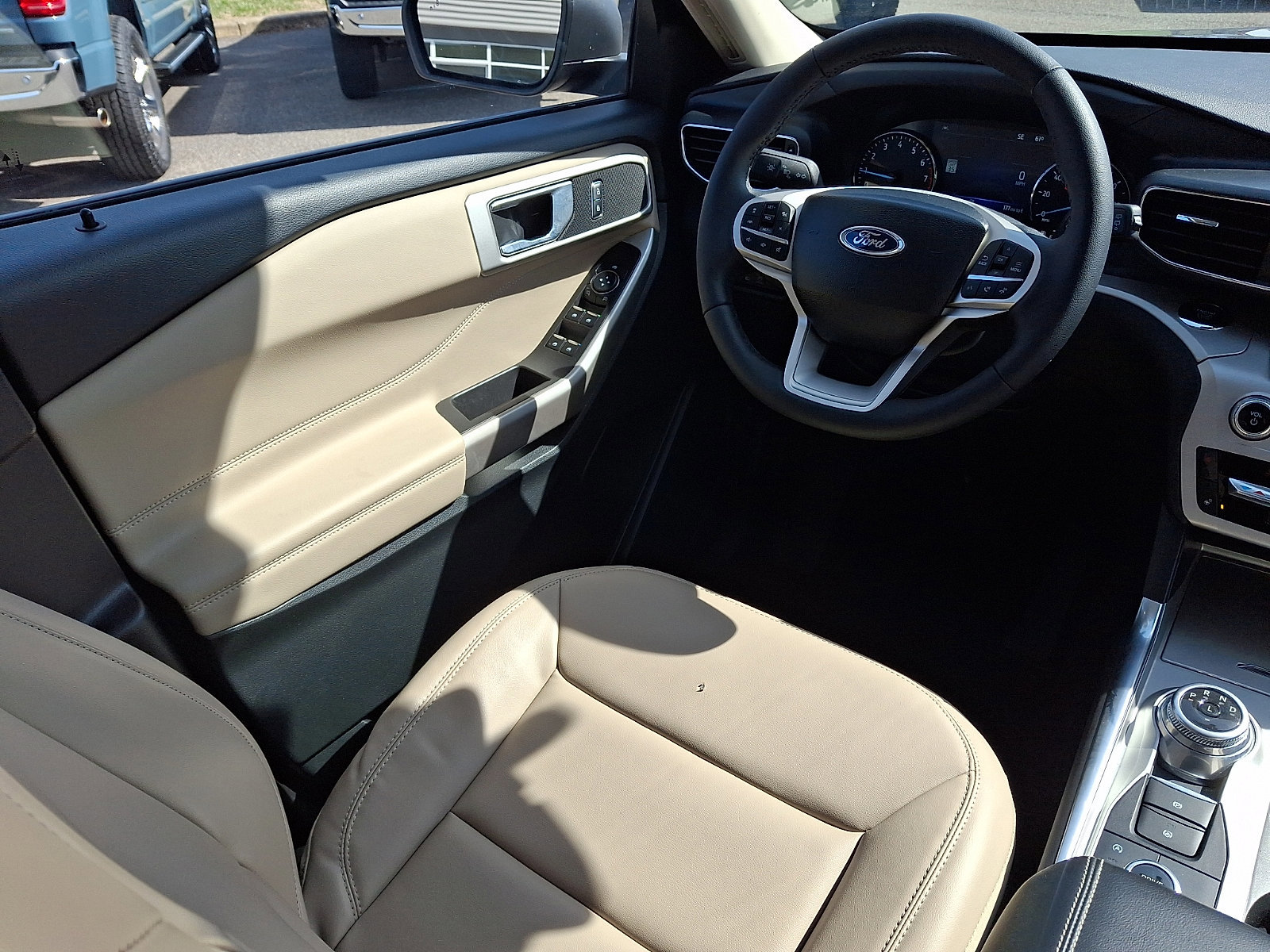 Certified 2024 Ford Explorer XLT w/ Equipment Group 202A image 14