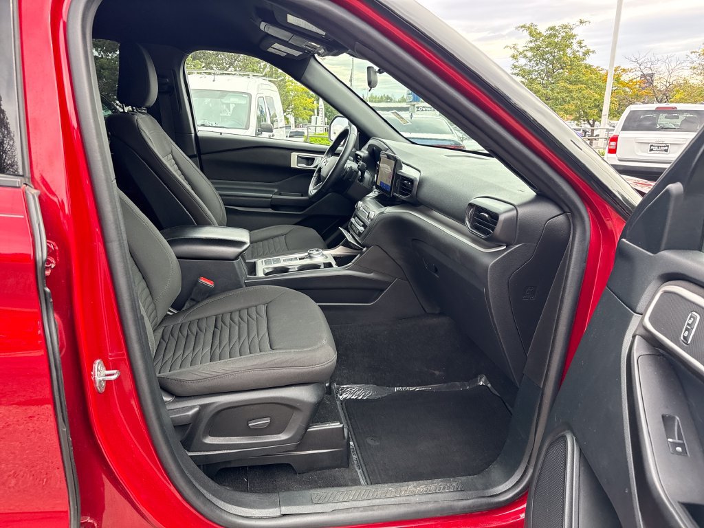 Certified 2020 Ford Explorer XLT RWD image 27