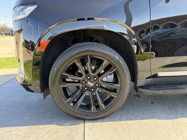 Used 2021 Cadillac Escalade Luxury image 4