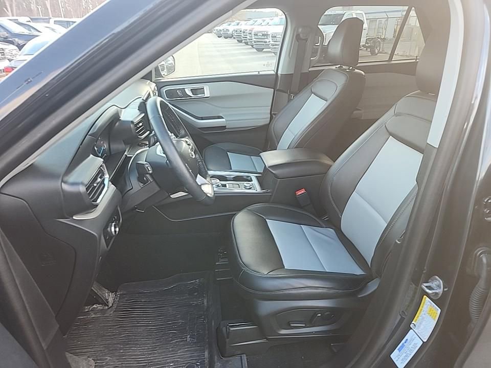 Certified 2023 Ford Explorer XLT w/ Equipment Group 202A image 6