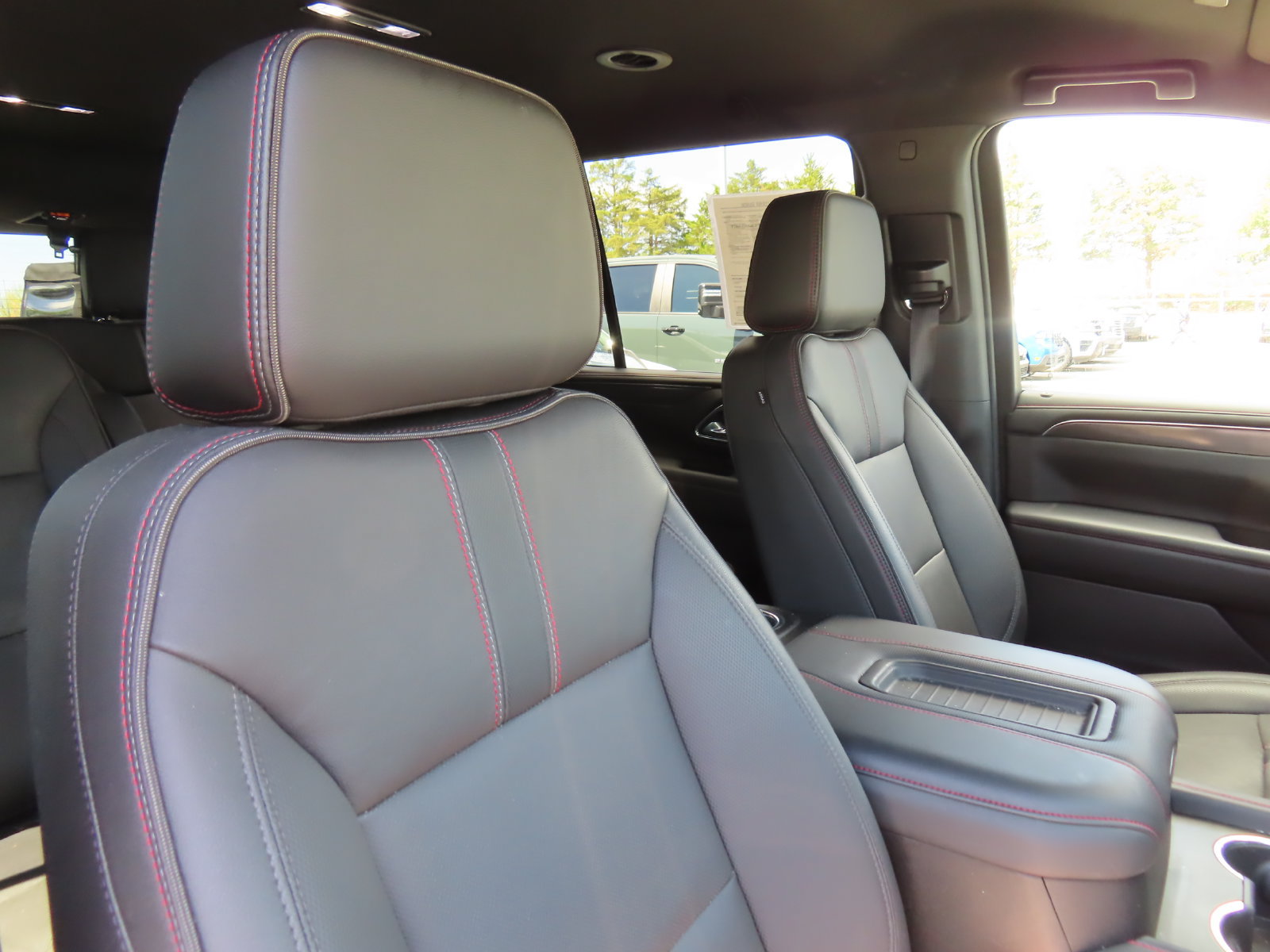 Used 2023 Chevrolet Tahoe RST w/ Luxury Package AWD/4WD image 33