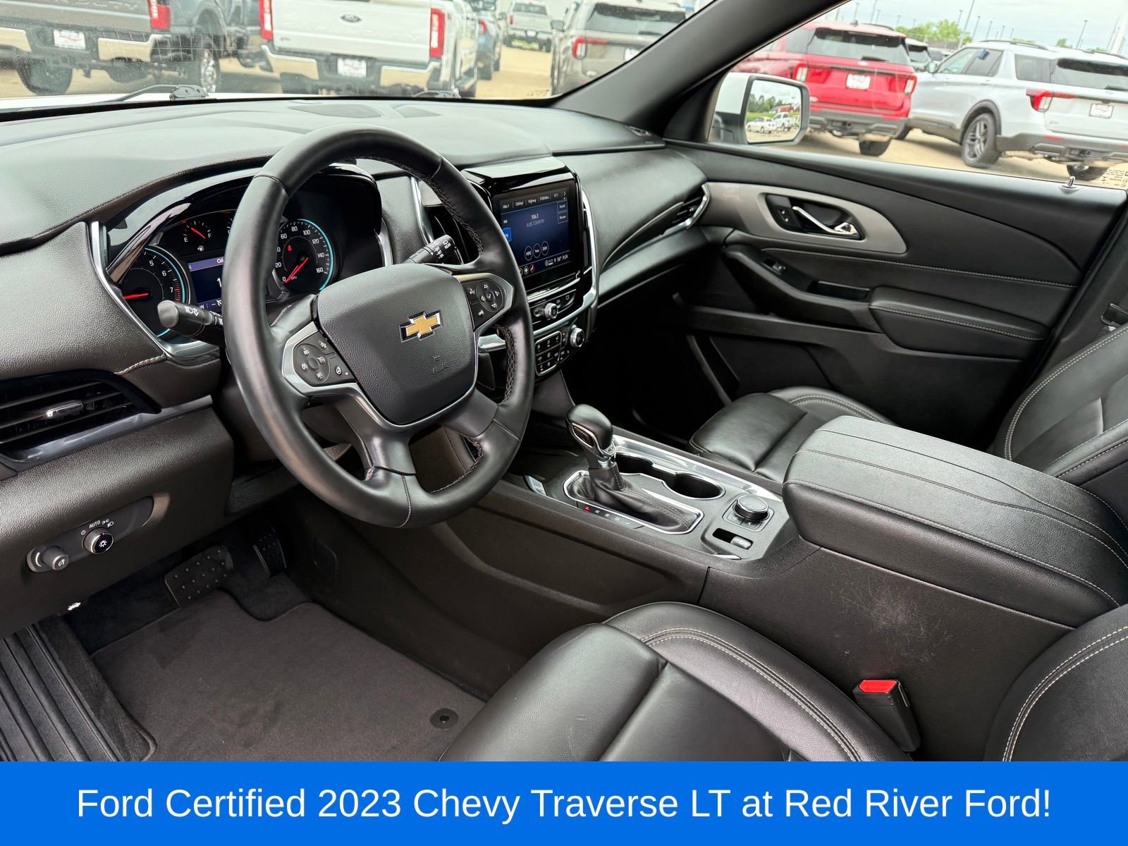 Used 2023 Chevrolet Traverse LT FWD image 11