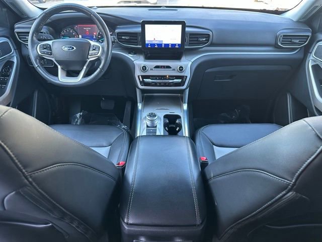 Certified 2022 Ford Explorer XLT w/ Equipment Group 202A image 10