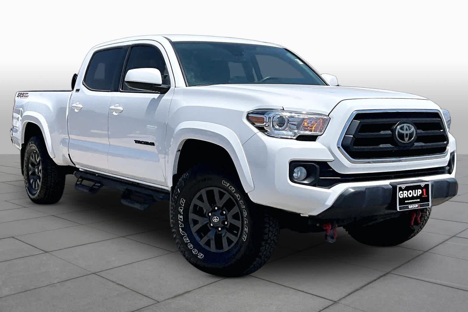 Used 2022 Toyota Tacoma SR5 RWD image 3