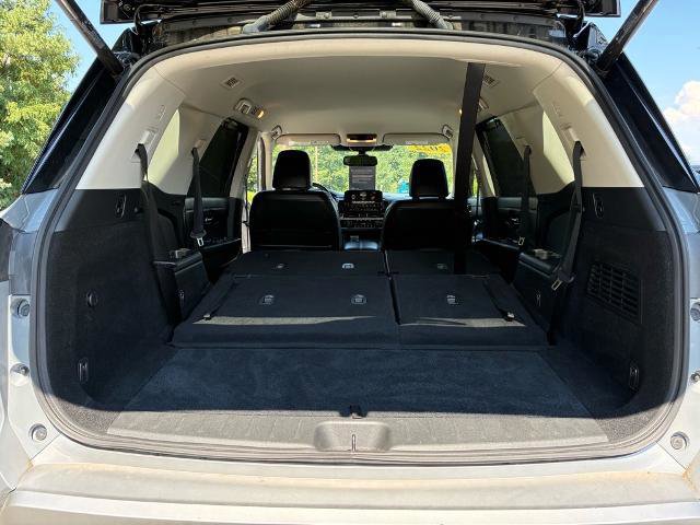 Used 2022 Nissan Pathfinder SL w/ SL Black Package image 33