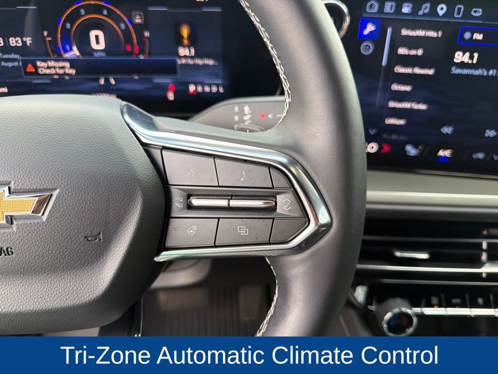 Used 2025 Chevrolet Traverse LT w/ Driver Confidence Package FWD image 24