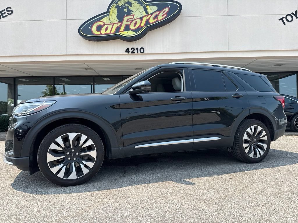 Certified 2025 Ford Explorer Platinum w/ LUX Leather Package AWD/4WD image 18