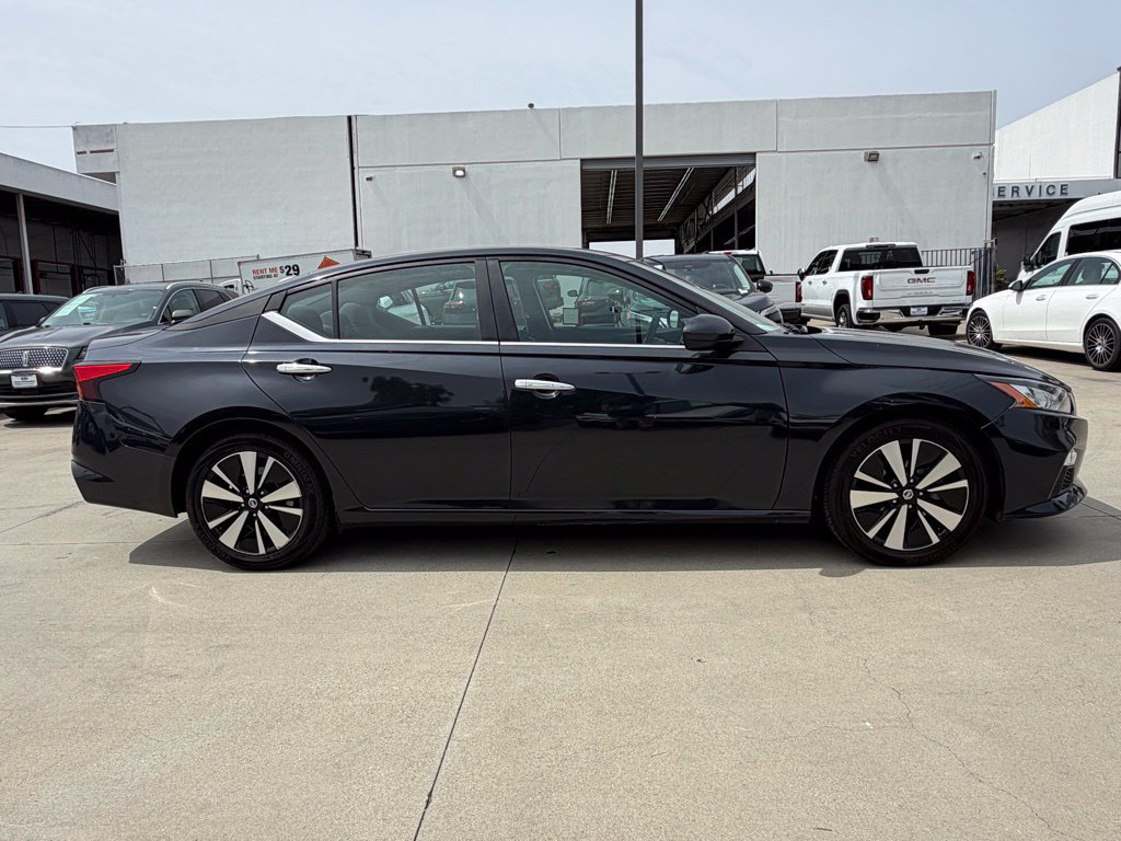 Used 2022 Nissan Altima 2.5 SV FWD image 6